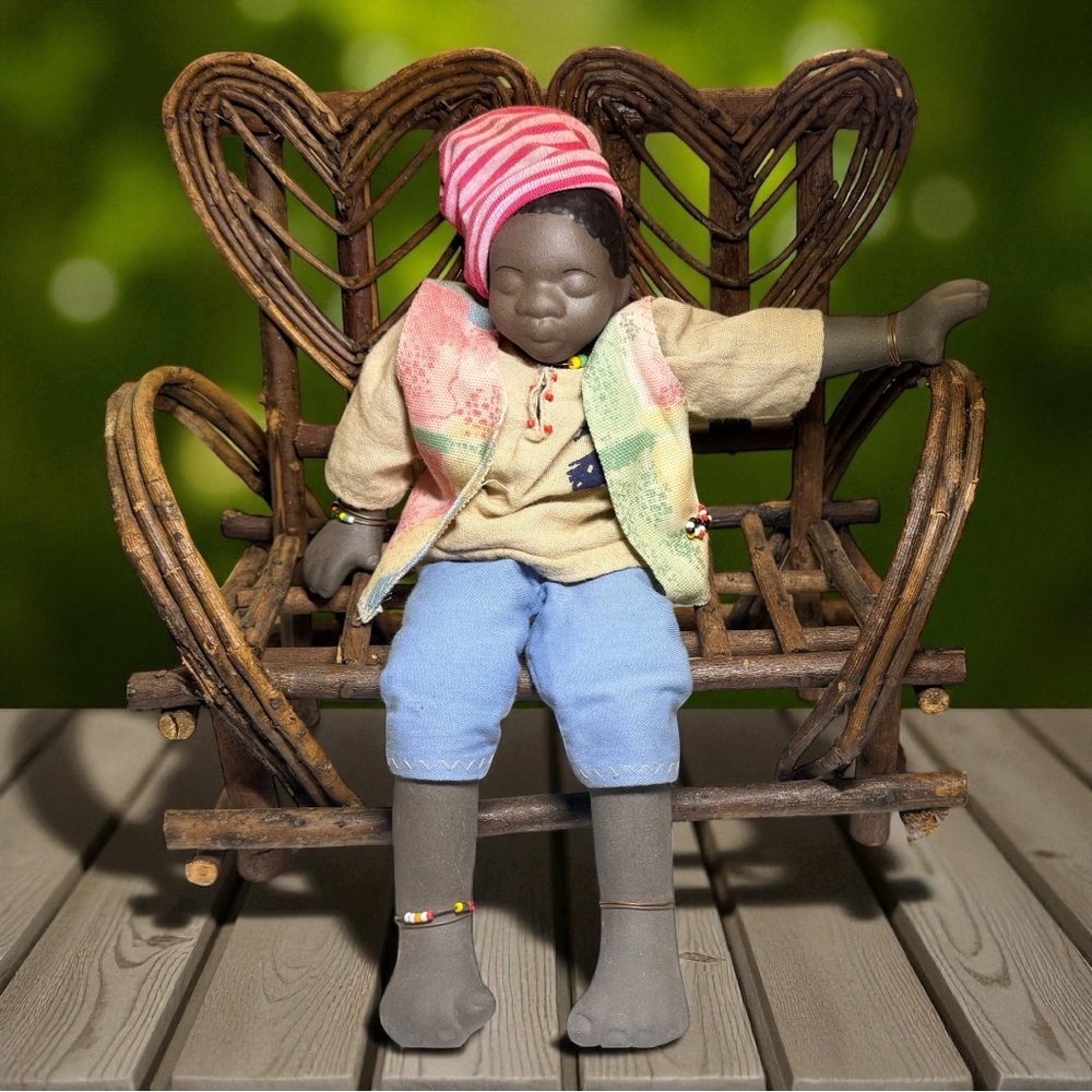 Corlia de Bruyn Umntwana Handmade Clay Doll (aka Fertility Doll) - Signed (H11”)